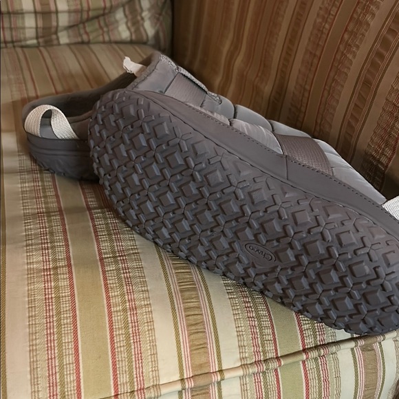 Chaco Women's Ramble Puff Clog - Ash Gray - Picture 2 of 4